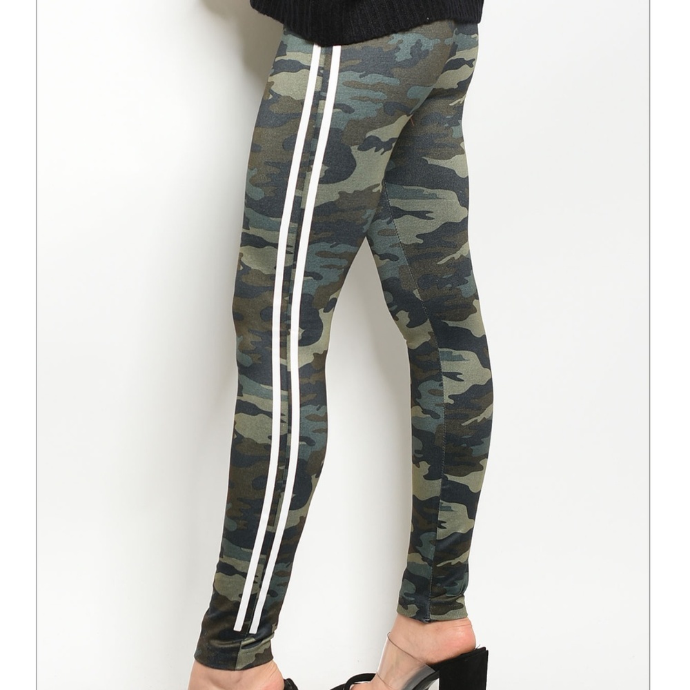 High Waist Camouflage Fleece Legging - Picture 2 of 3